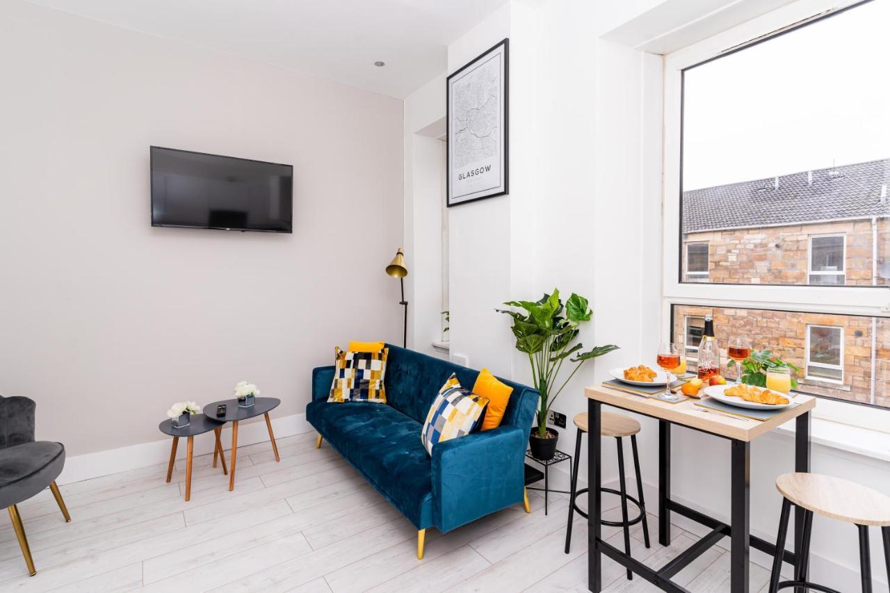 Cheerful 2 Bedroom Homely Apartment, Sleeps 4 Guest Comfy, 1X Double Bed, 2X Single Beds, Parking, Free Wifi, Suitable For Business, Leisure Guest,Glasgow, Glasgow West End, Near City Centre Zewnętrze zdjęcie